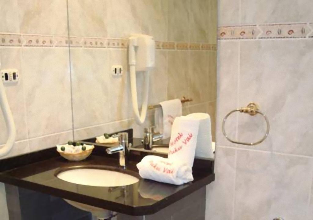 Hotel Puku Vai Hanga Roa Room photo