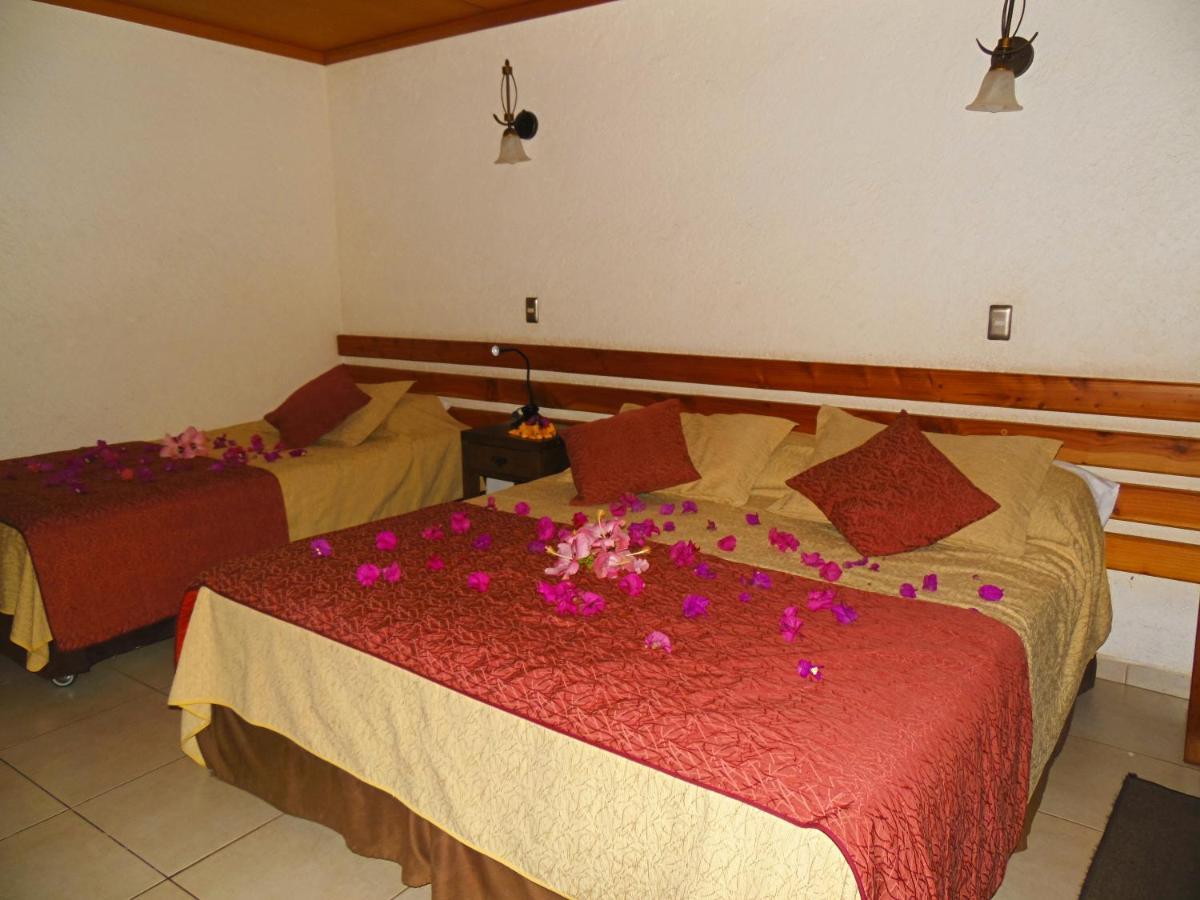 Hotel Puku Vai Hanga Roa Exterior photo