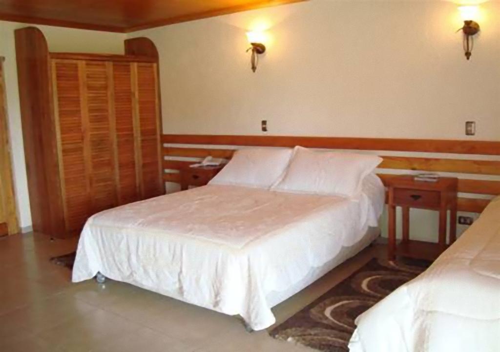 Hotel Puku Vai Hanga Roa Exterior photo